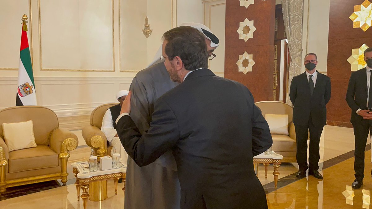 زار اليوم الرئيس الاسرائيلي @Isaac_Herzog أبوظبي لتعزية سمو الشيخ @MohamedBinZayed بوفاة رئيس الامار