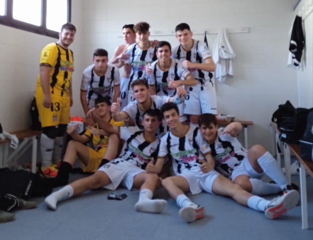 Final del partido en Cordoba.
Victoria de los nuestros 4-5 ante <a href="/edd/">Edd Wilder-James</a>.cordoba.
Terminamos segundos en la clasificación final.
Grandiosa temporada de nuestros chicos.
#baenafutsal #somoscadetes