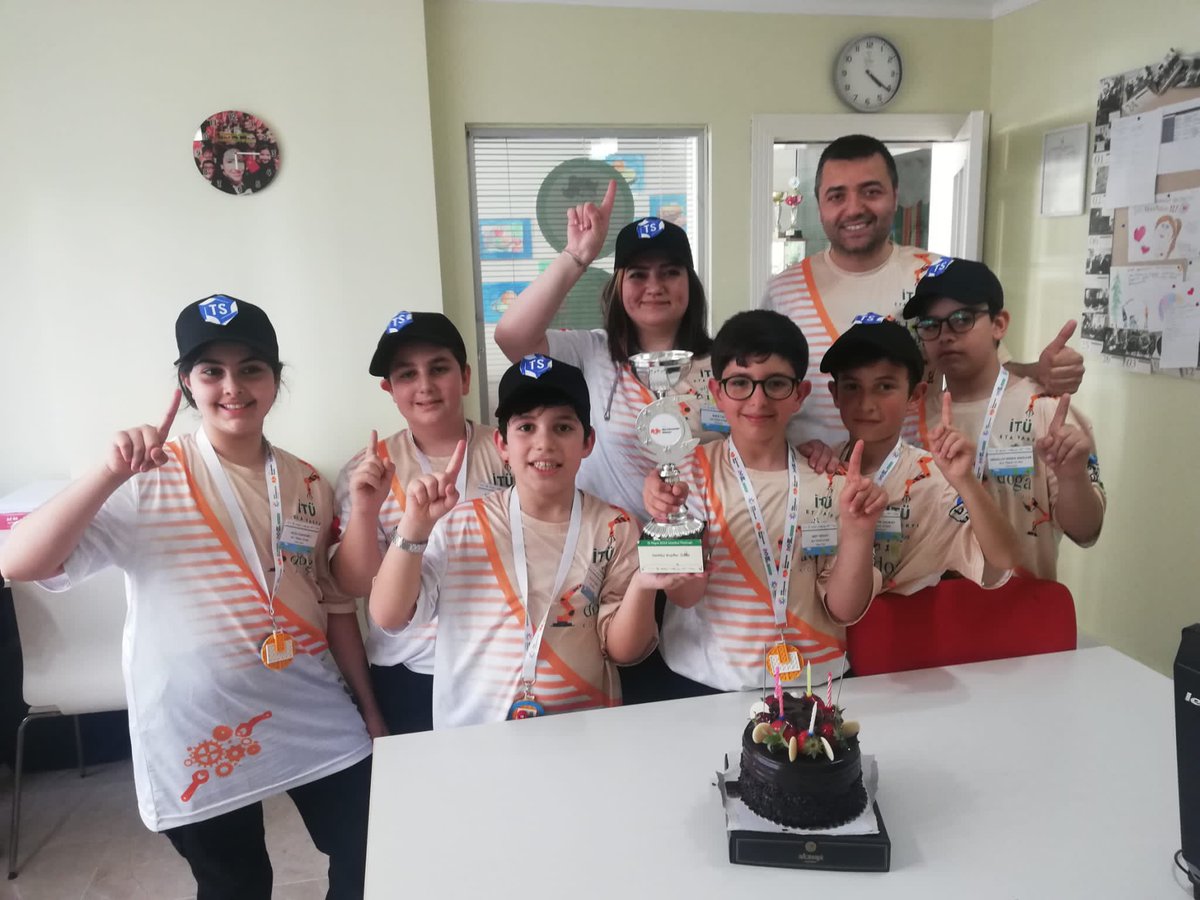 DogaUskudar's tweet photo. 🏆 Başarı DOĞAmızda var🥇 #FLLjunior #firslegoleague
Başarılarından dolayı öğrencilerimizi kutluyor, bizlere ve ailelerine yaşattıkları bu güzel duygular için teşekkürlerimizi sunuyoruz.🏅🎊👏🤖🦾
@kursatkayalak @_eminetas @dilekyldz1986 @ArifeKaraman6 @DogaTech https://t.co/e4vh68A6HJ
