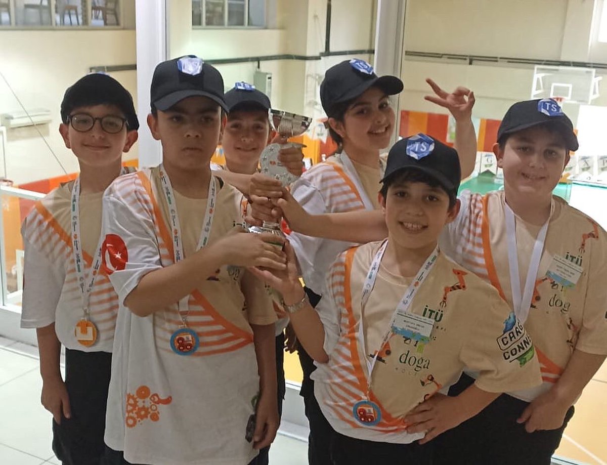 DogaUskudar's tweet photo. 🏆 Başarı DOĞAmızda var🥇 #FLLjunior #firslegoleague
Başarılarından dolayı öğrencilerimizi kutluyor, bizlere ve ailelerine yaşattıkları bu güzel duygular için teşekkürlerimizi sunuyoruz.🏅🎊👏🤖🦾
@kursatkayalak @_eminetas @dilekyldz1986 @ArifeKaraman6 @DogaTech https://t.co/e4vh68A6HJ