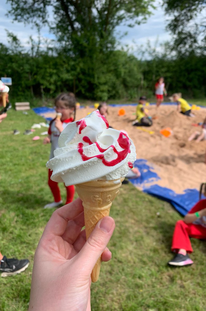 Garstang1st's tweet photo. Wow!!! What a day 🎡🎪🏖 we’ve been at the ‘Beside the Seaside’ activity day, donkeys, rides, crafts, sand and lots and lots of fun 🤩 @garstanguiding @GG_LancGarstDiv @LancsNW @Girlguiding_NWE https://t.co/Zn6R9FX01Y