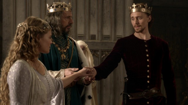 havanesemom13's tweet photo. Tom Hiddleston's characters impregnating other characters with only his eyes, a scientific study. https://t.co/mnMcGYSvvR