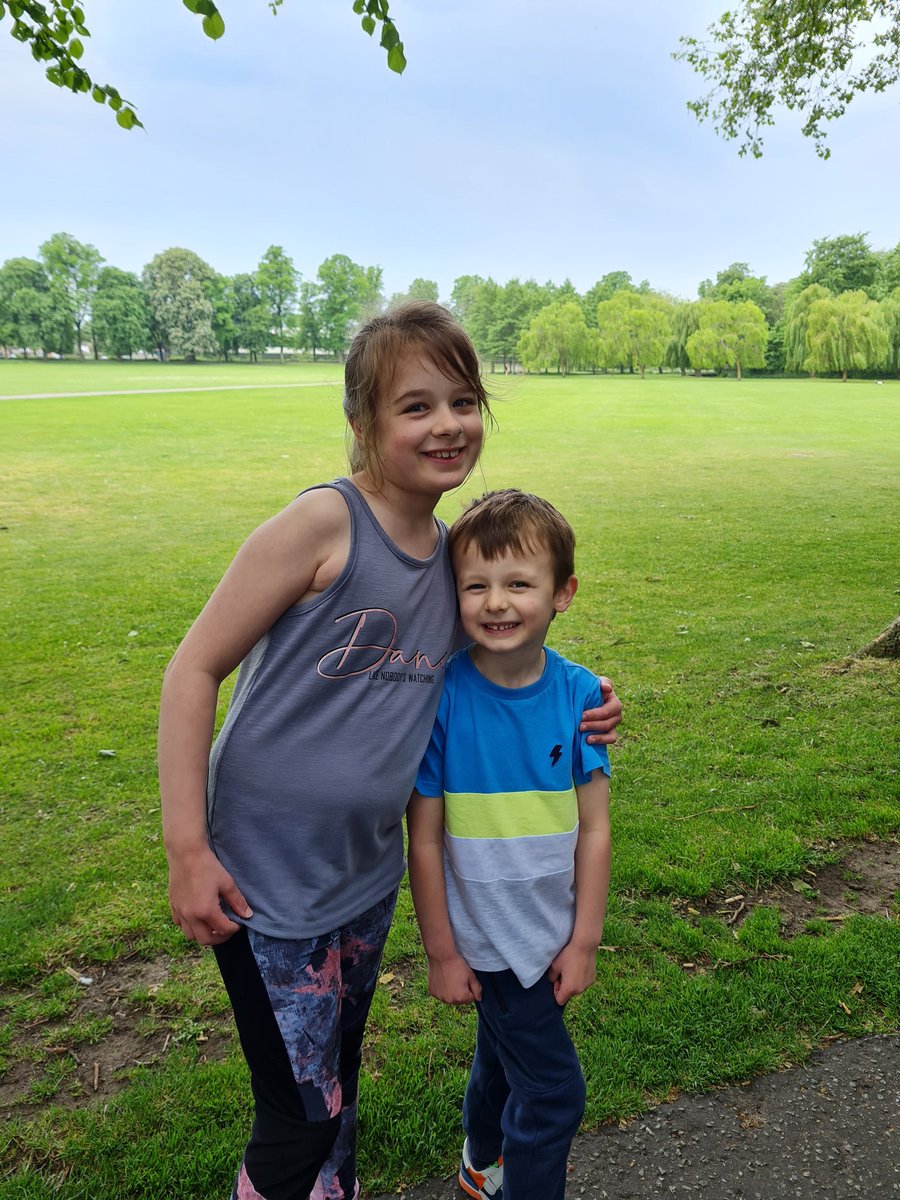 Stephen_MJR's tweet photo. Another brilliant morning at @KLjnrparkrun such a great way to start the day 🏃‍♀️🏃☀️
@HowardJuniorSch 
@Dahl_ClassHJS 
@KingsOak2018 https://t.co/d3bqp3EYyu
