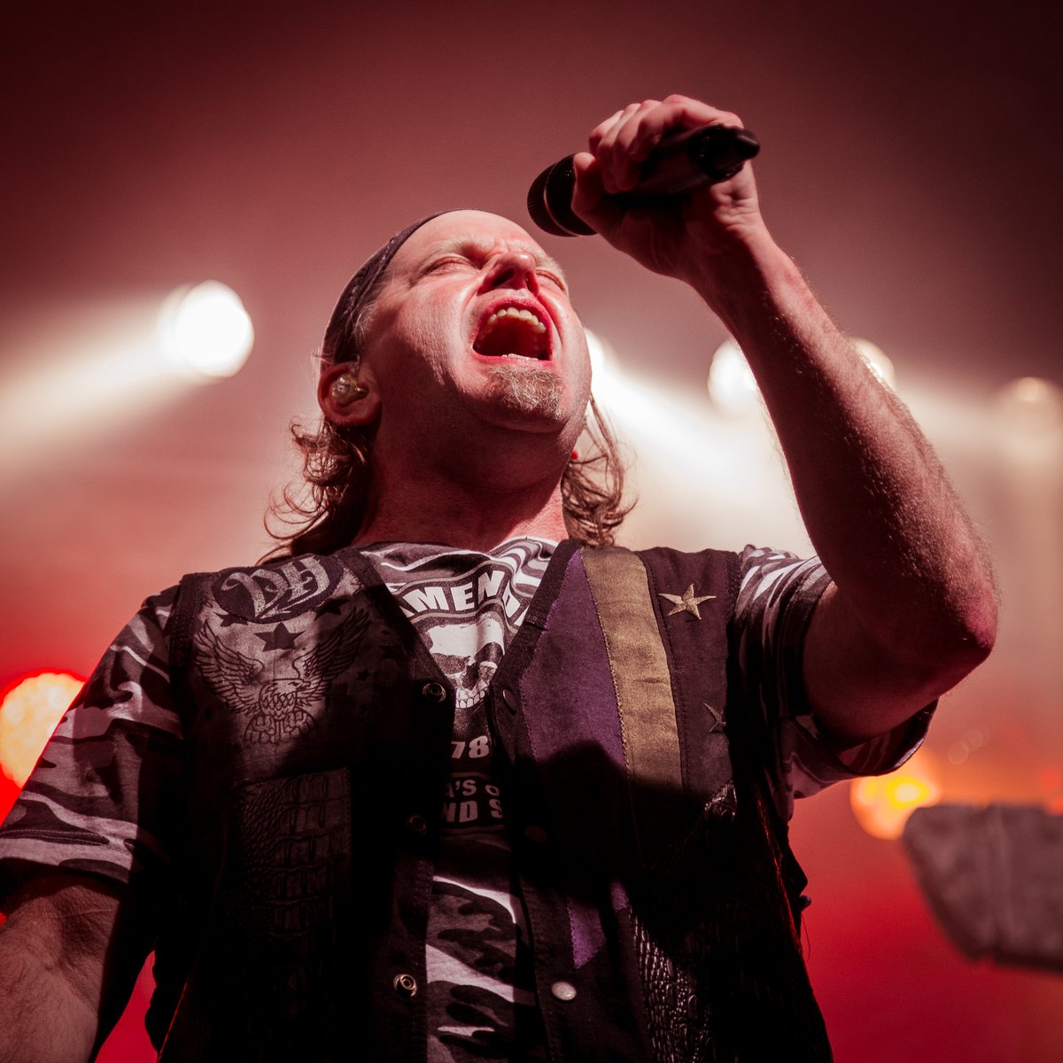 NoClass_Radio's tweet photo. 15 de mayo de 1959. Nace John Arch en Colorado Springs, Estados Unidos. Es un vocalista conocido por su trabajo con la banda Fates Warning. #JohnArch #FatesWarning https://t.co/lrduFmfLgJ