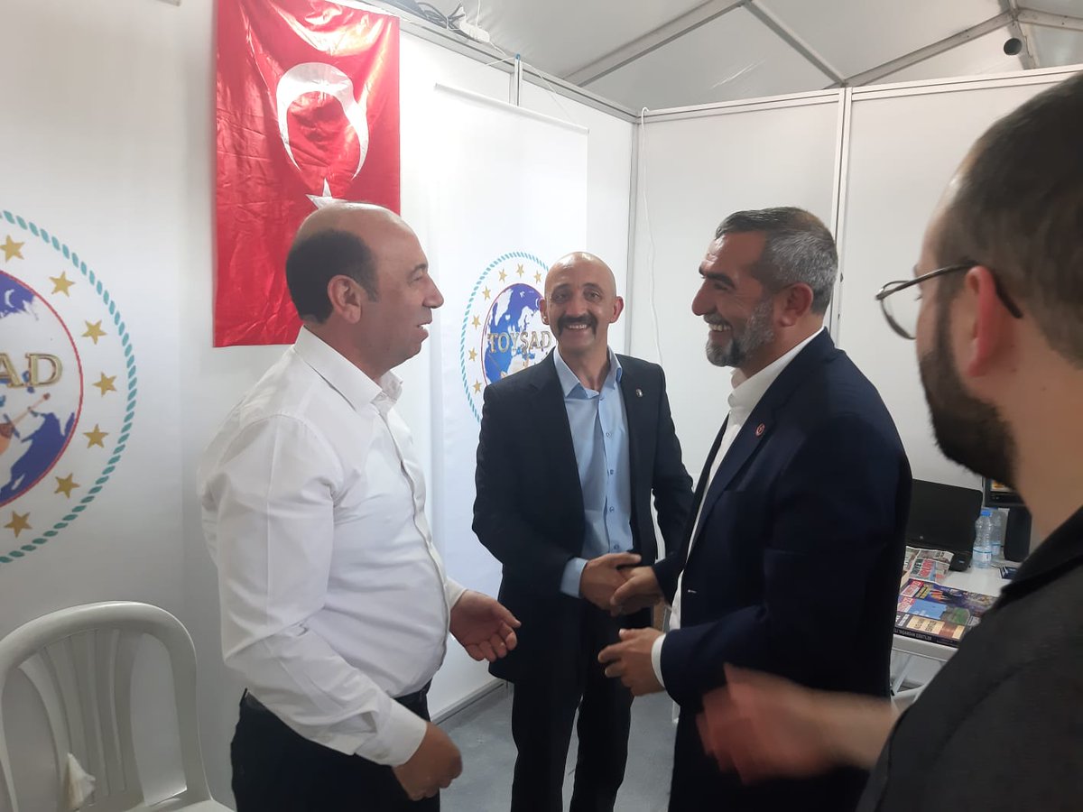 REMZKaya20's tweet photo. Değerli silah arkadaşım, kardeşim,36 yıllık kadim dostum, geçmiş dönem MHP Derince ilçe başkanım sayın @ZekiOmurca ile #kocaelikitapfuarı, #TOYSAD standında karşılaştık, hasret giderdik.
Rabbim seni var etsin kıymetli Kardeşim. https://t.co/PDREpcl6kK