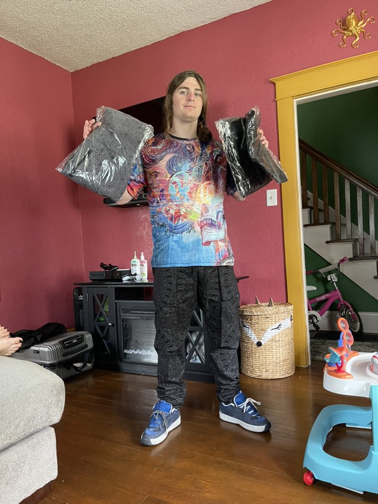 Austin (TastelikePurple) tweet media