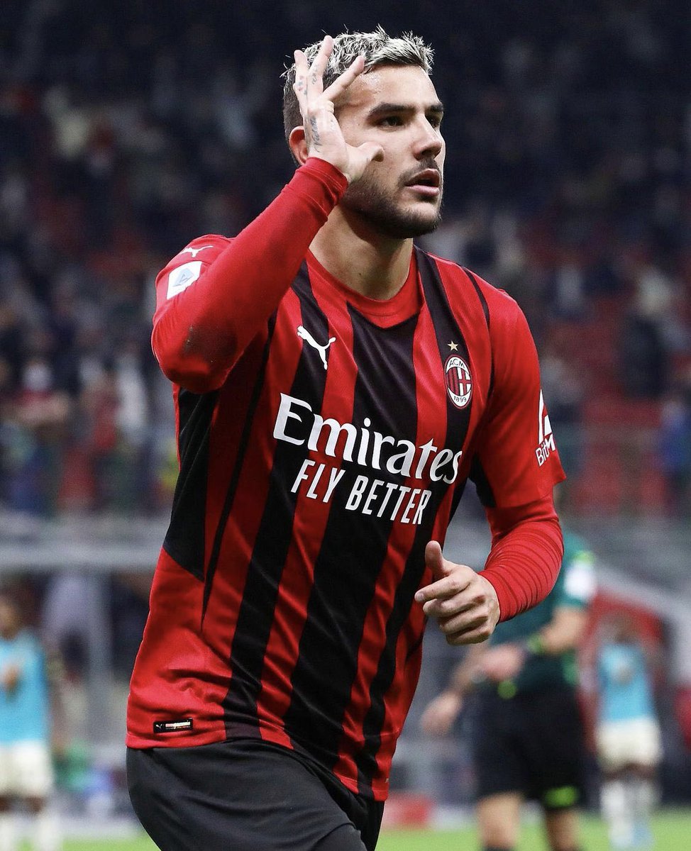 #ميلان_أتالانتا
 الظهير الايسر الاعظم فالعالم حالياً 
الاسطورة و صاحب السطوة و الانطلاقات الخارقة ثيو هيرنانيدز ♥️♥️