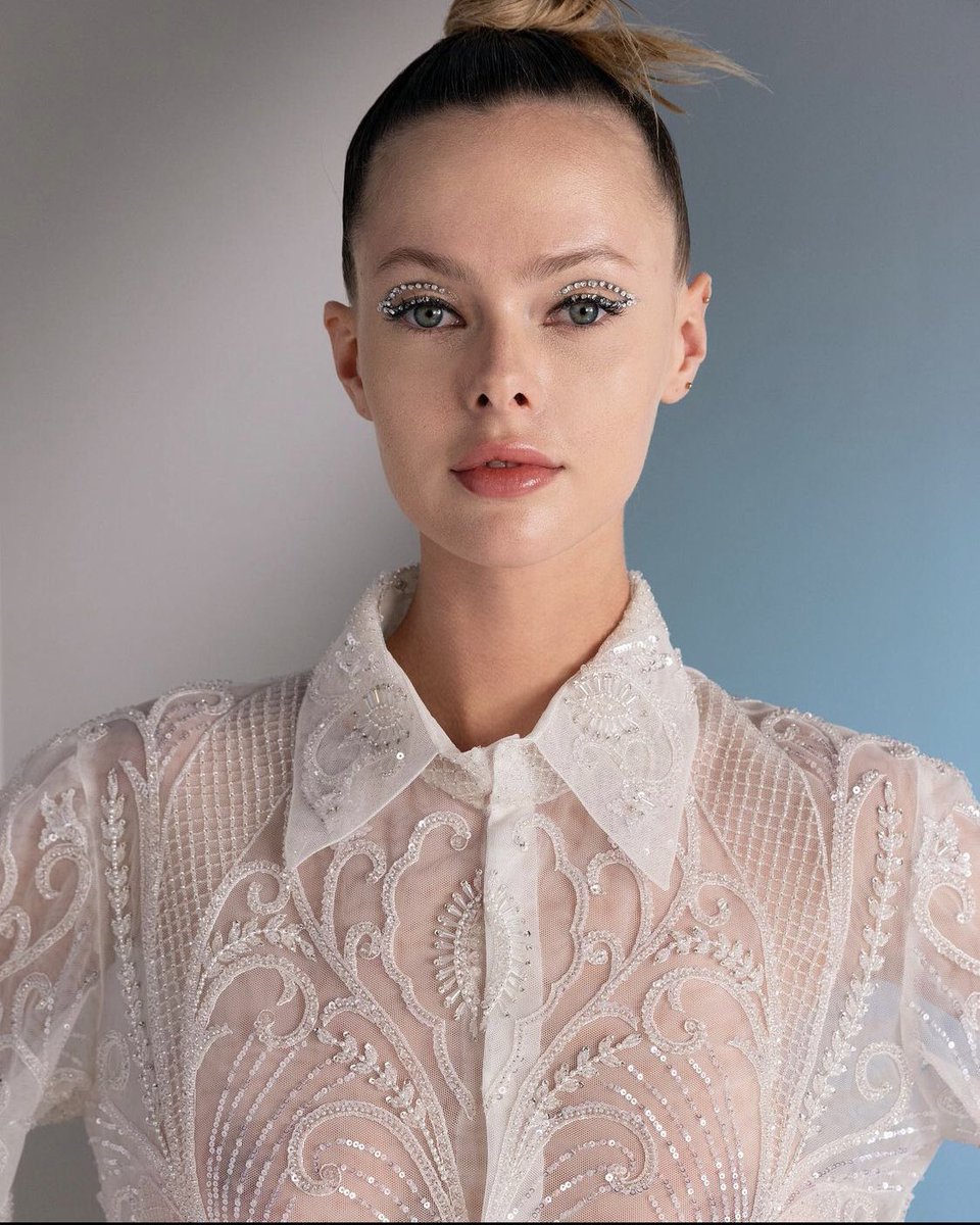 RamiKadi's tweet image. This white maxi shirt of beads and crystals is plucked as if from the clouds themselves.

#RamiKadi #RKSS22 #Lucidalgorithms