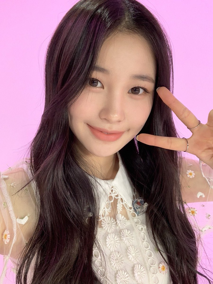 jihanzones's tweet photo. spring princess https://t.co/DVY3AtLLys