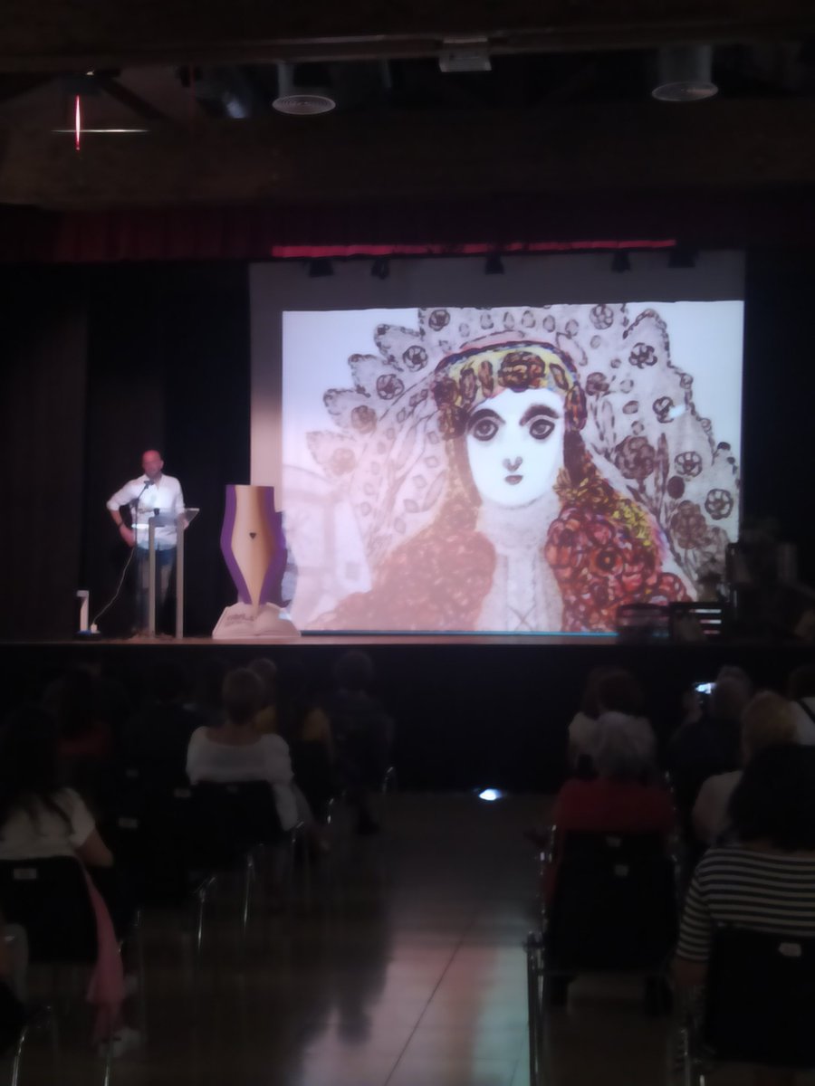 JosefaTolra's tweet photo. La Vila del Llibre de Cabrils conclou amb la xerrada de @pilarbonetjulve Gràcies @FPonsa #Cabrils #Viladelllibre #mediumnisticart #visionarywomenart https://t.co/AchEbiBILg
