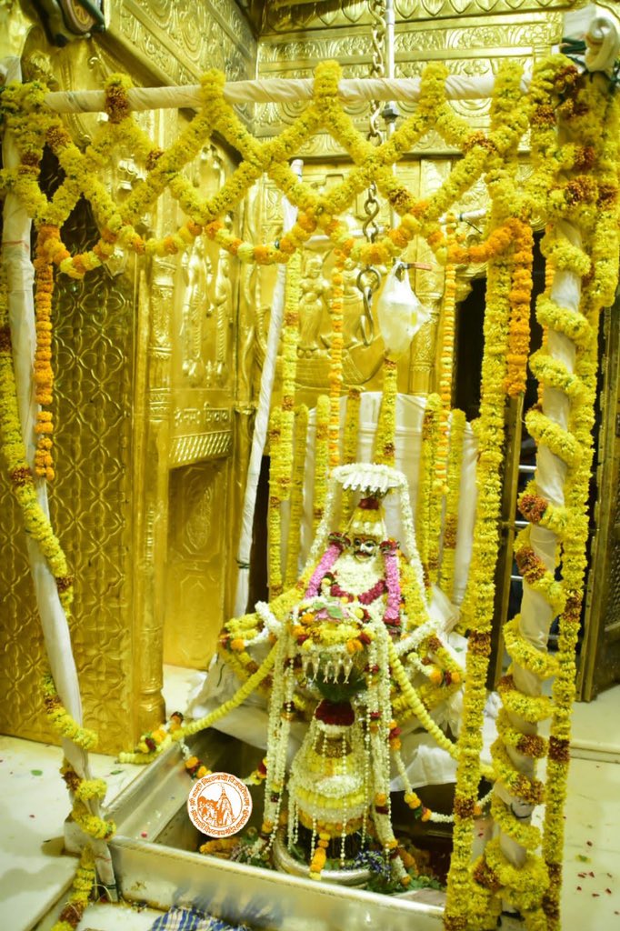 ShriVishwanath's tweet photo. आज दिनाँक 15-05-2022 को श्री काशी विश्वनाथ मंदिर के शयन आरती के दर्शन।

#ShriKashiVishwanath #Shiv #Mahadev #Baba #ShyanAarti #Temple #Trust #Nyas  #Jyotirlinga #darshan #blessings #Varanasi #Kashi #VishwanathDham #Corridor https://t.co/DvWCDg7ODq