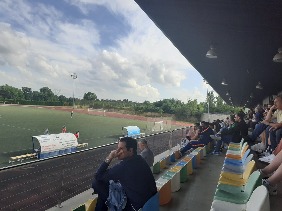 JaimeFresno's tweet photo. Enhorabuena, @Atleones!! Vuelve a rugir el histórico club de Guadarrama: ascenso a Primera Regional y nuevo líder de Segunda @RFFM_oficial tras ganar por 4-0 a la ADC Castilla. https://t.co/yCWelHcDJy