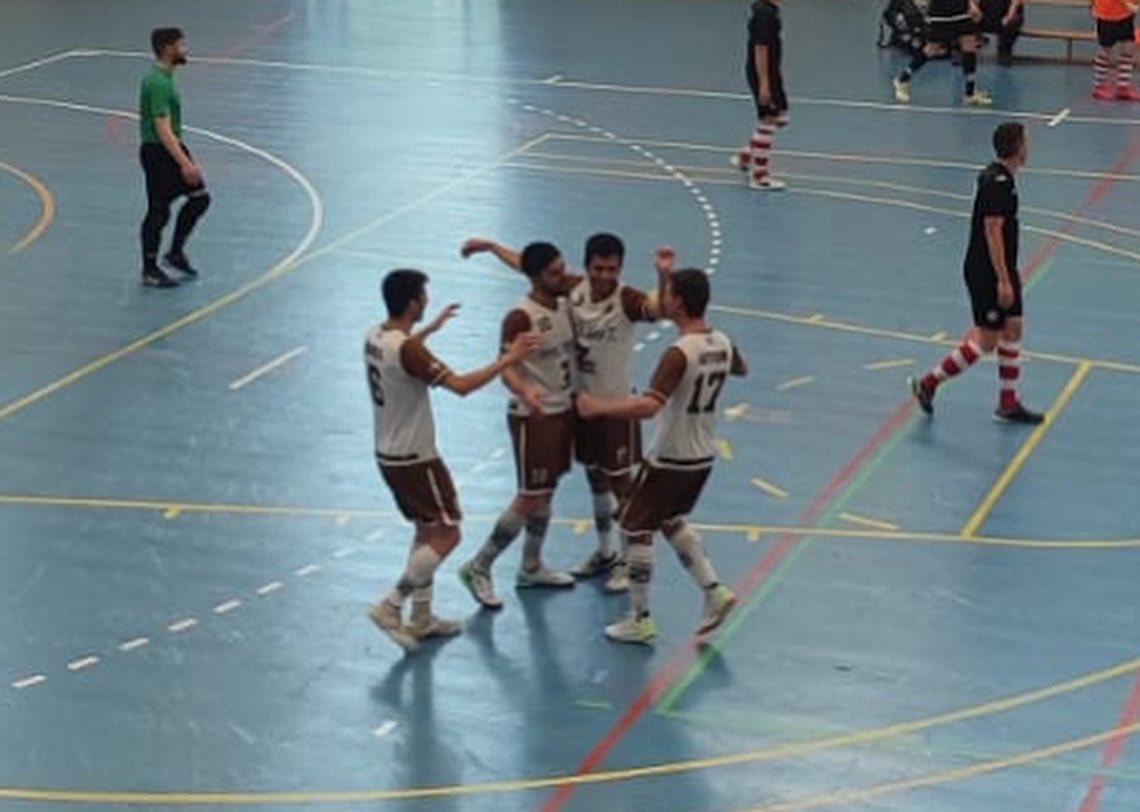 🏆𝘾𝙖𝙢𝙥𝙚𝙤𝙣𝙚𝙨!

🥇[cas] El #zierbenafs se proclama campeón de la Copa Vasca

Tras imponerse al <a href="/AntxoAF/">Antxo Areto Futbola</a> (2-5) en la final disputada esta tarde en el polideportivo municipal de Abetxuko, los galipos vuelven a levantar por segundo año consecutivo la #copavasca 

#campeones