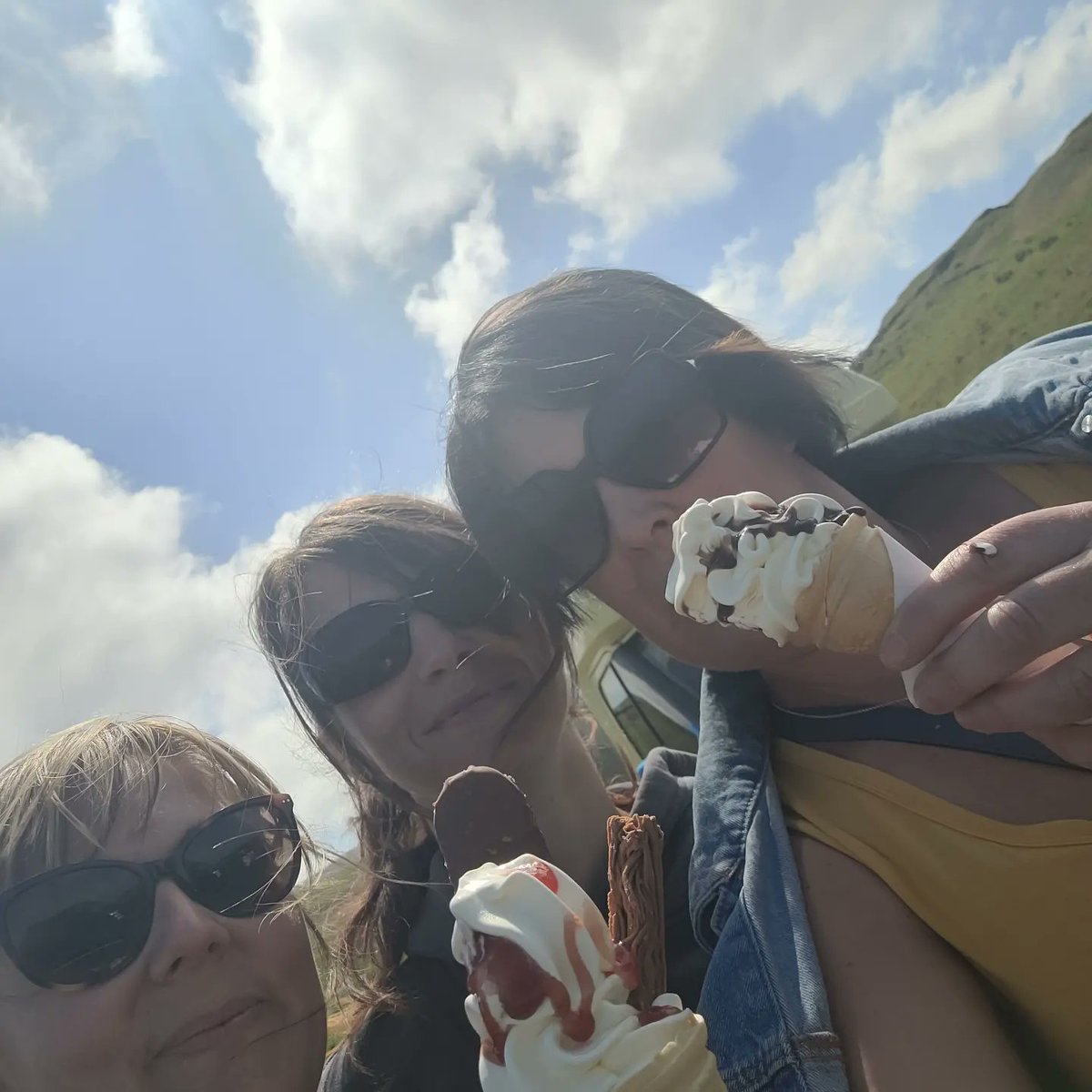 Trina Holland (@ninaribena7112) on Twitter photo 