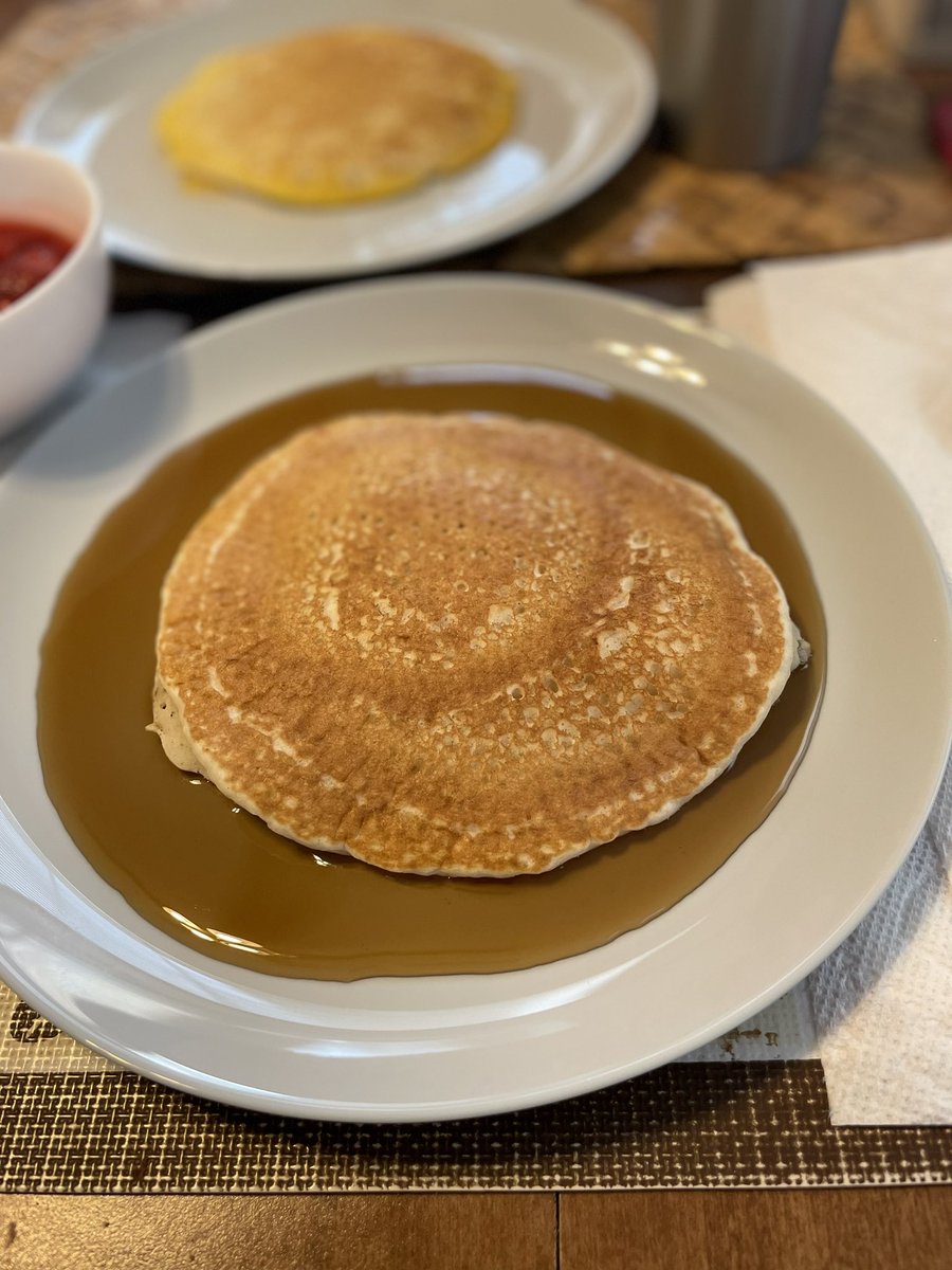 ElizBramon50's tweet photo. Strawberry pancakes. #BoschStyle #SyrupFirst While watching #TheLincolnLawyer check out both shows & of course #BoschLegacy and the books that these shows are based on @Connellybooks @BoschAmazon https://t.co/SbgzKvKzfc