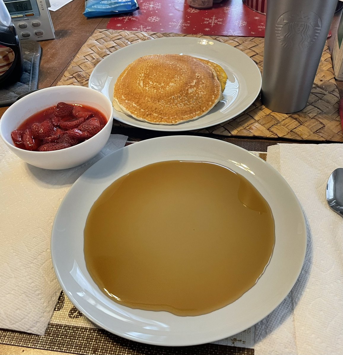 ElizBramon50's tweet photo. Strawberry pancakes. #BoschStyle #SyrupFirst While watching #TheLincolnLawyer check out both shows & of course #BoschLegacy and the books that these shows are based on @Connellybooks @BoschAmazon https://t.co/SbgzKvKzfc