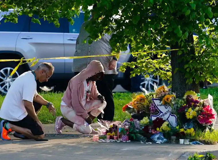 mefeater's tweet photo. 10 people were killed and 3 wounded in Buffalo supermarket shooting on Saturday. We send our love and deepest condolences to the victim’s families. This was racially motivated &amp; a blatant act of white supremacy and Payton Gendron should be severely punished for his crime. https://t.co/xRsUk5Taf8