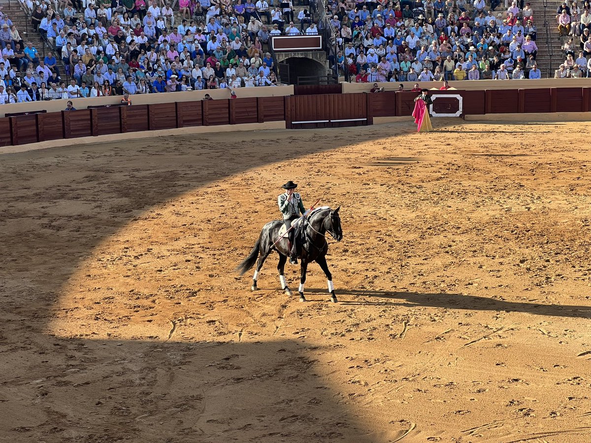 #FeriaOsuna22 Dos orejas para Guillermo Hermoso de Mendoza con el segundo de la tarde