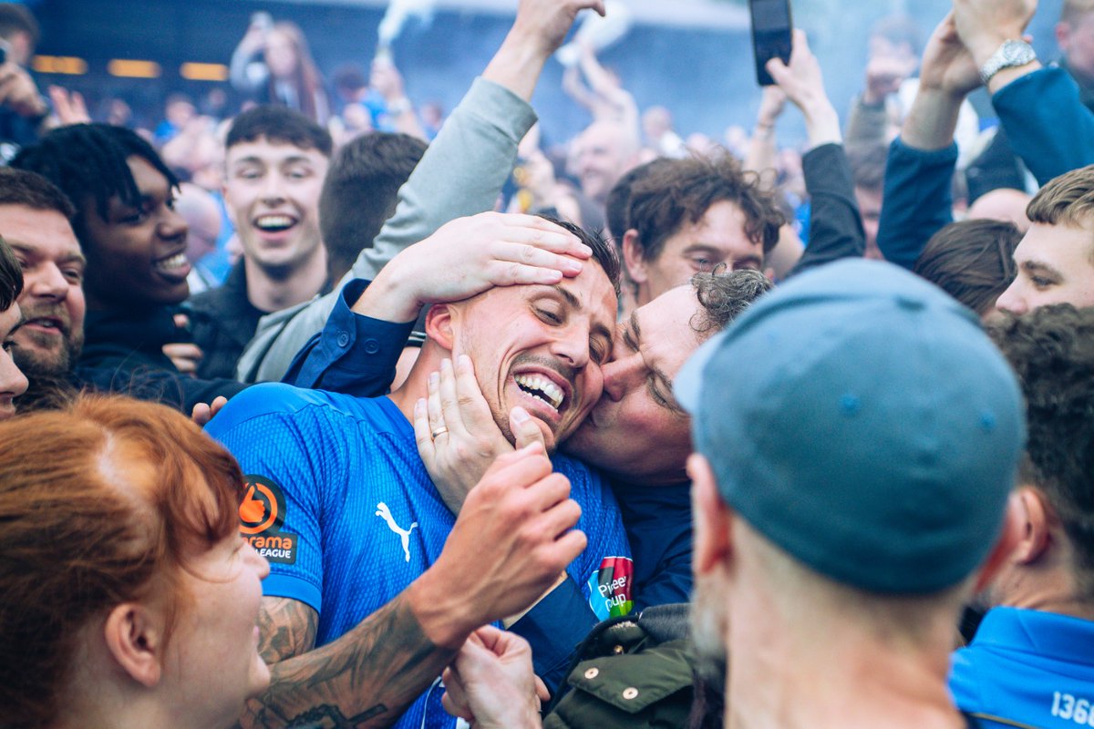 We all live in a Champions town 💙

#StockportCounty