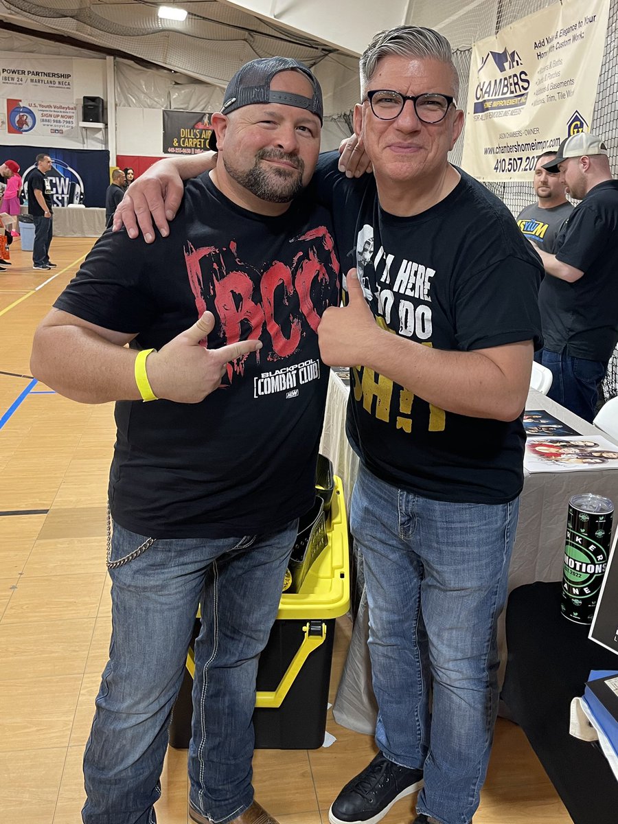 TonyJusticeAJFA's tweet photo. You put in 100% whenever you do #LagrecaShit‼️ It’s always good seeing you @davidlagreca1‼️ Get home safely‼️🤘🏻🤘🏻

@BustedOpenRadio 
@JimmysSeafood https://t.co/p43055bN5T