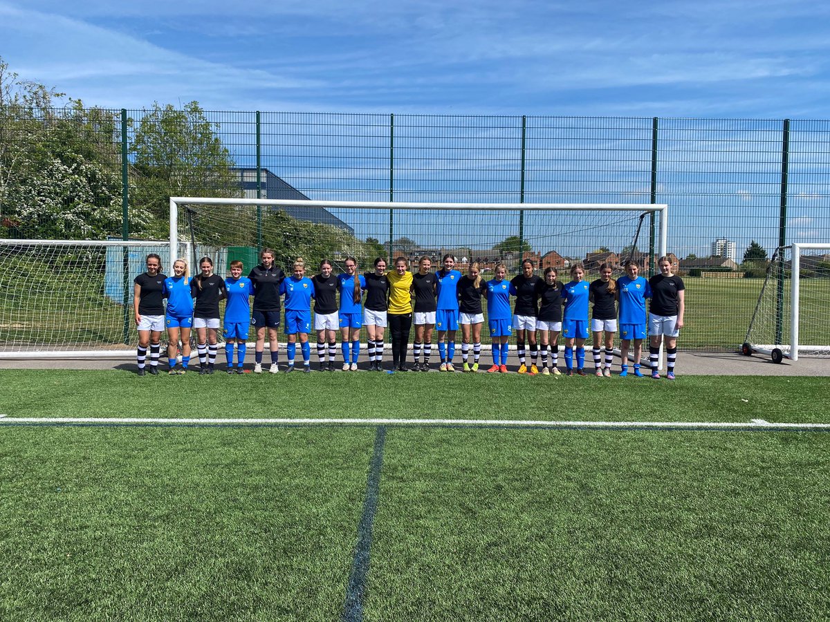 nhehs_sport's tweet photo. Well done to Sylvie (Year 9) who was selected to be part of the @GDST Select U15 Football Team โฝ๏ธ for a weekend tour.
The team won both of their games against Oxford Ignite (3-1) and Oxford City shadow squad (9-1). ๐๐ป
@nhehs #NHEHSsport #NHEHSperformance #GDSTselect https://t.co/QSDcafWdA6