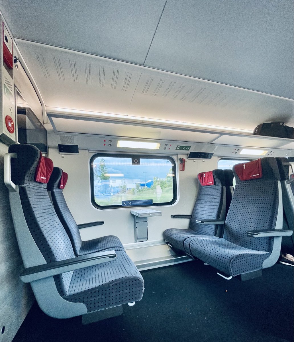 ESGWatchApp's tweet image. #ESGWatch #ESG environment friendly Swiss train.