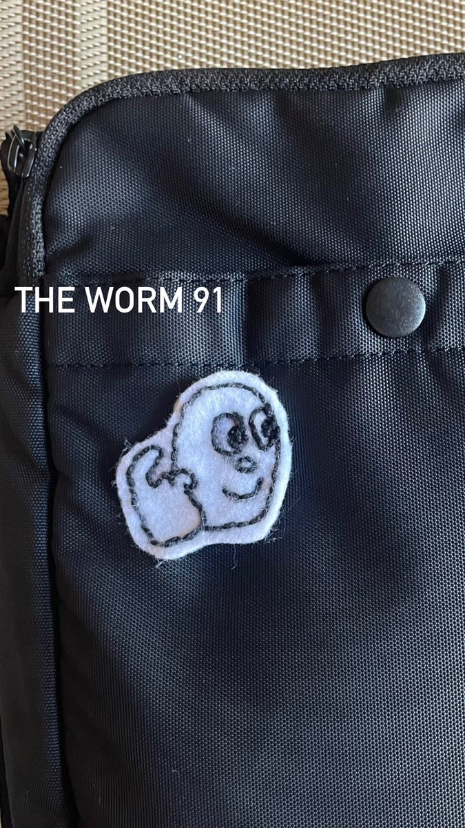 mr_N134's tweet photo. I was inspired by your project and the creativity of the community and made myself pins. My girlfriend had such a pin, let's just imagine it's Baku😂 the Worm 91#279
@ESION_Club https://t.co/V4Mvxb1SVU