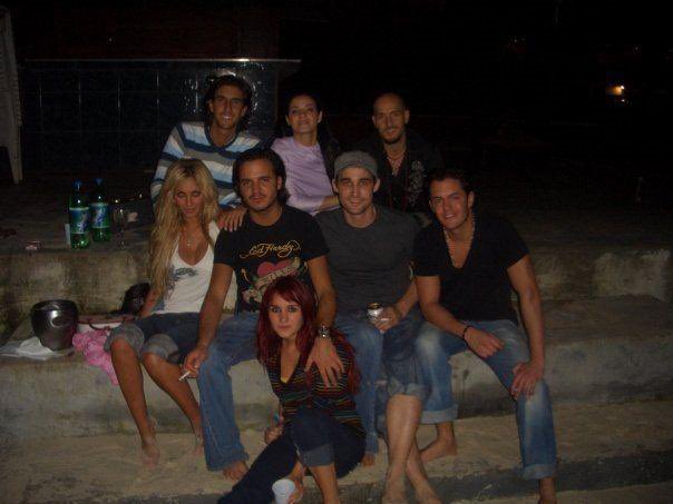 anythrowback's tweet image. 🔙 #ThrowbackRBD Anahí, Maite y Dulce con amigos en Guarujá, Brasil 🇧🇷 12.05.2008