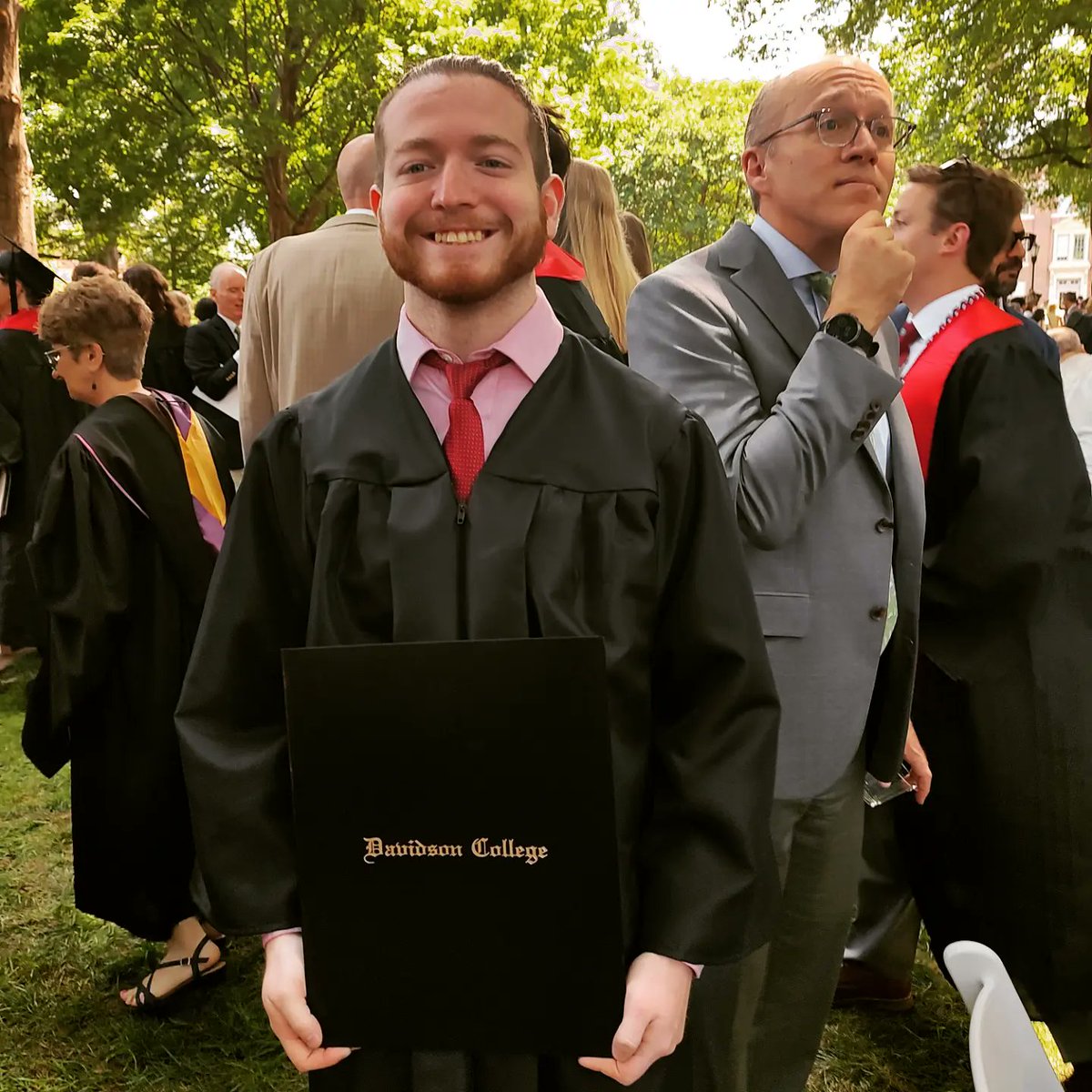 Cookbookaholic's tweet photo. It's official!! Dunc has graduated from @DavidsonCollege #Classof2022 #bsphysics https://t.co/VPfhl91ndd