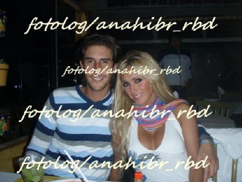 anythrowback's tweet image. 🔙 #ThrowbackRBD Anahí, Maite y Dulce con amigos en Guarujá, Brasil 🇧🇷 12.05.2008
