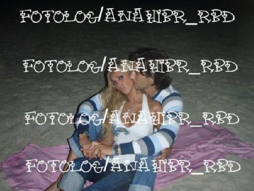 anythrowback's tweet image. 🔙 #ThrowbackRBD Anahí, Maite y Dulce con amigos en Guarujá, Brasil 🇧🇷 12.05.2008