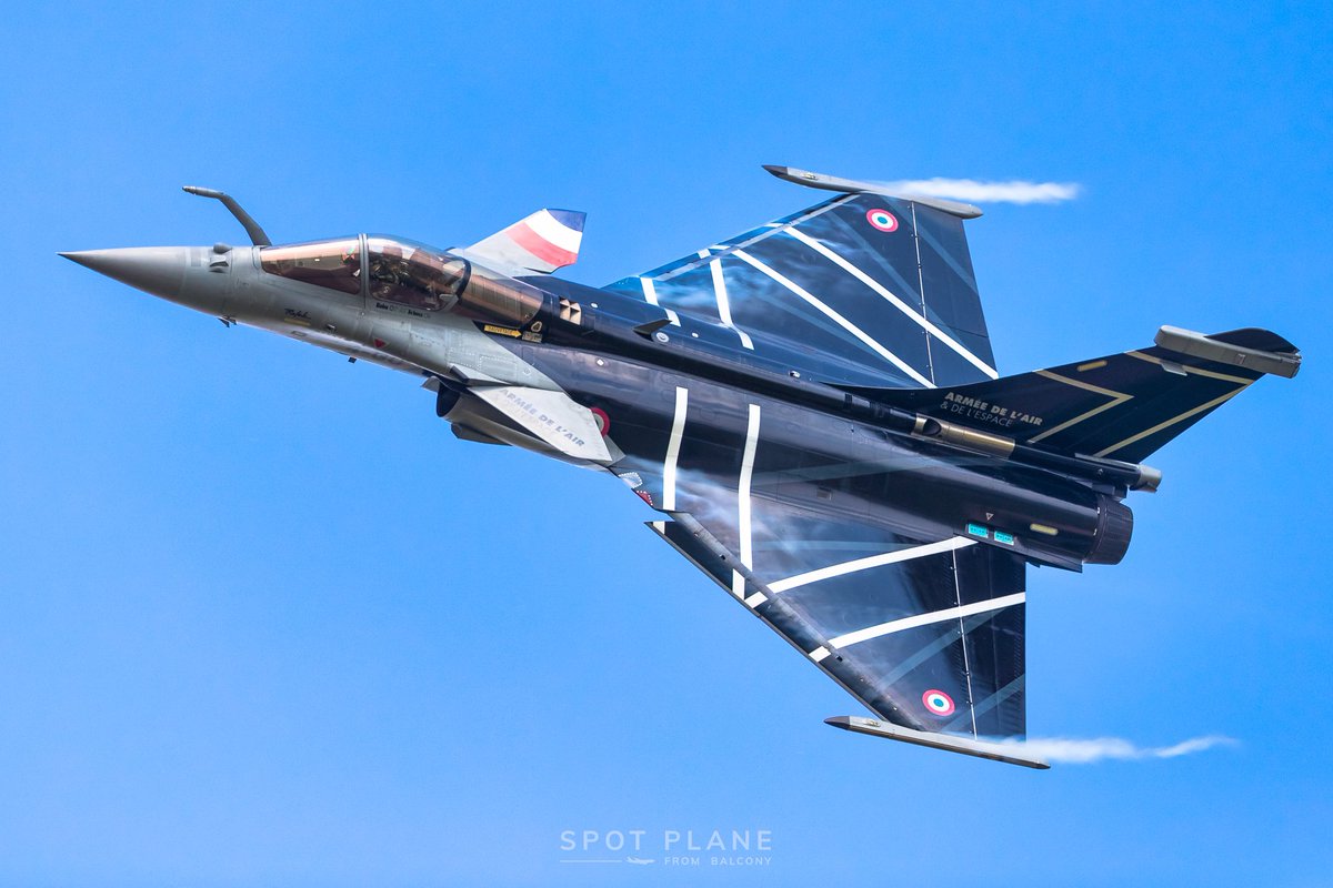 thomas_pgh's tweet photo. New Rafale Solo Display color scheme for 2022 ! 🇫🇷

📸 @ Thomas Pougheon

@Armee_de_lair @Dassault_OnAir 

#DassaultAviation #Rafale #RafaleSoloDisplay #RSD https://t.co/bZc0hPEBYN