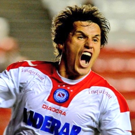 GranDToficial's tweet photo. #SinRepetir #SinSoplar ⚽️
Ex jugadores de Gran DT que hayan pasado por Argentinos o Tigre. Arranco yo con Calderón y Lázzaro. https://t.co/a6Fp8linAJ
