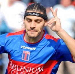 GranDToficial's tweet photo. #SinRepetir #SinSoplar ⚽️
Ex jugadores de Gran DT que hayan pasado por Argentinos o Tigre. Arranco yo con Calderón y Lázzaro. https://t.co/a6Fp8linAJ