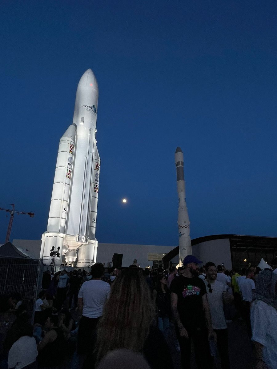 ArianeGroup's tweet photo. ✨🎶Yesterday at the @MuseeAirEspace under #Ariane5, @CercleMusic and their DJs ignited the skies with #ArianeGroup. See you tonight for night number 2! #LeCircle https://t.co/LY1TVEU0rS