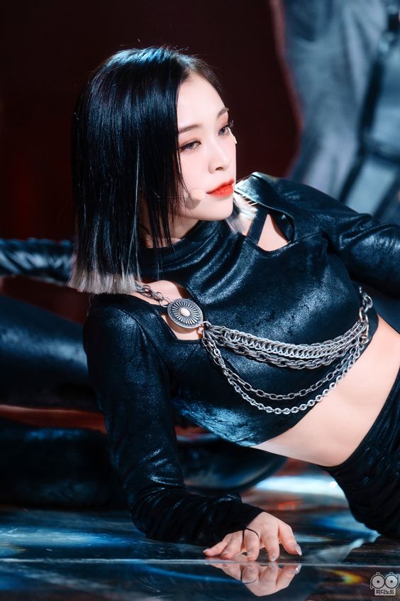 ⠀⠀⠀
# 𝗜𝗡𝗦𝗧𝗔𝗚𝗥𝗔𝗠 ──────
moonwitch: 
call me your queen.

─────────────────────