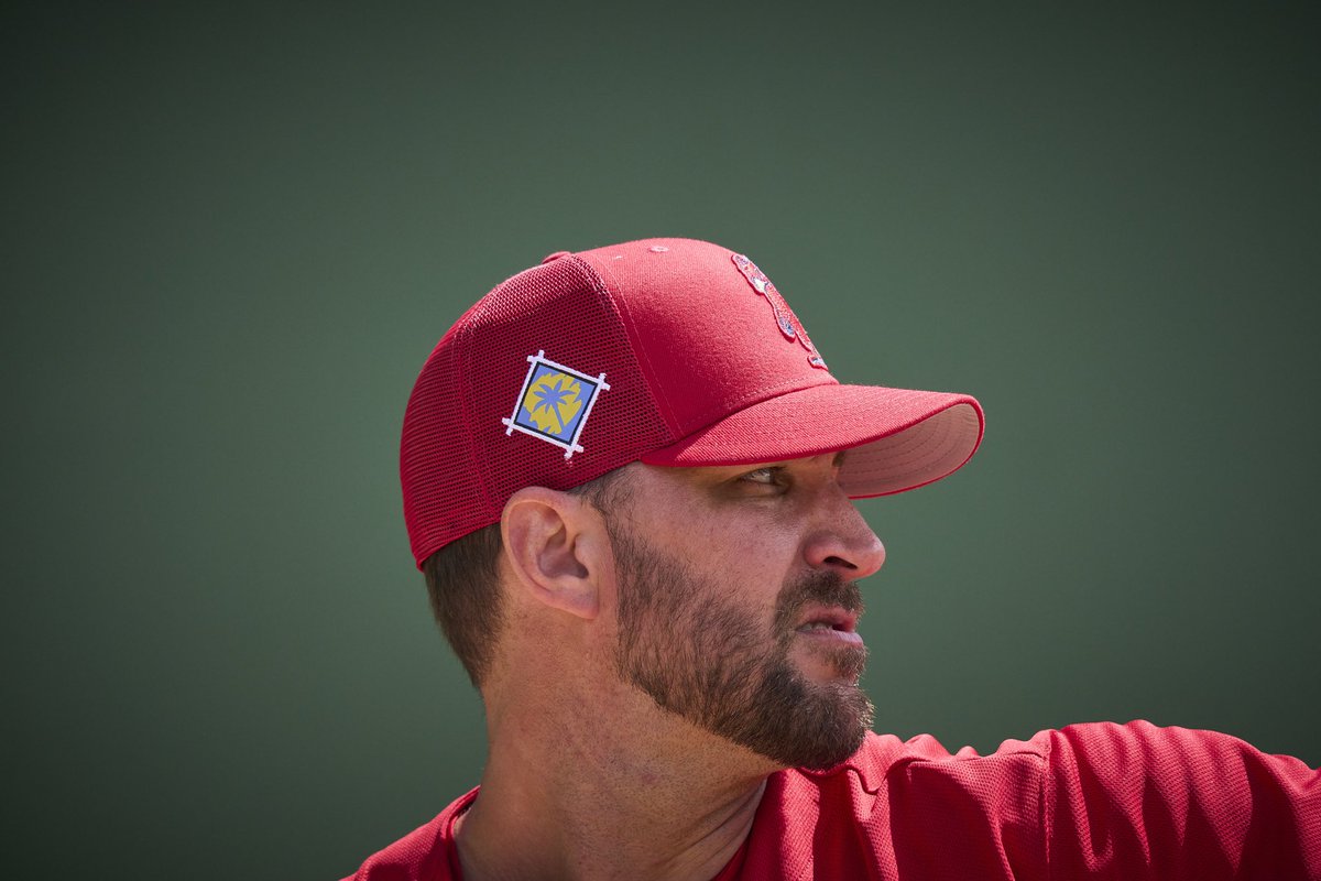 Cardinals's tweet photo. We have activated RHP Adam Wainwright from the IL. 

Wainwright will start tonight’s game. 

RHP Jake Woodford has been optioned to Memphis (AAA). https://t.co/zYyCebbcEF