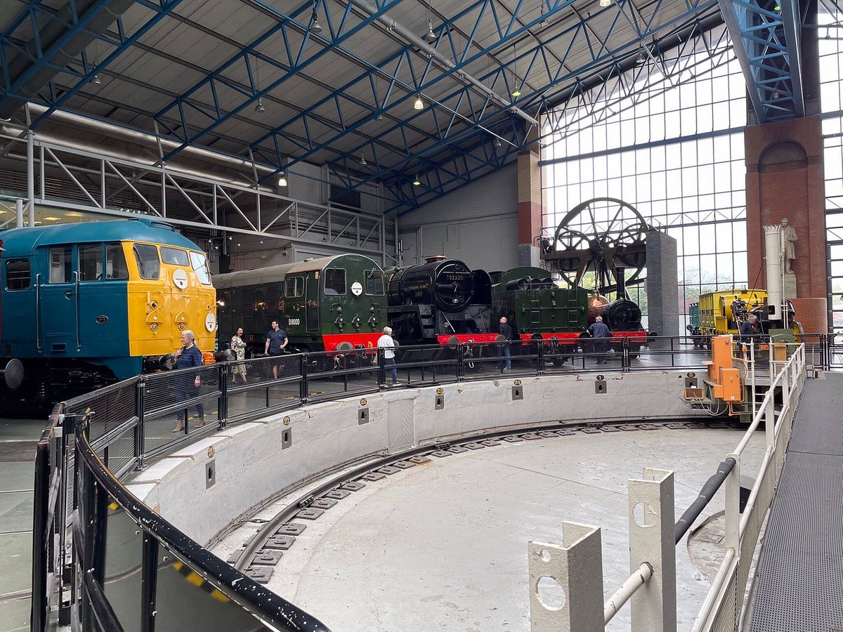 TheNorskaPaul's tweet photo. At the #NationalRailwayMuseum they have #StephensonsRocket 🚀 🚂 (3rd📸)

It was built for &amp; won the Rainhill Trials of Liverpool &amp; Manchester Railway (L&amp;MR) in 1829 to show innovations &amp;  was designed by Robert Stephenson &amp; built at Forth Street Works, Newcastle upon Tyne. https://t.co/wa1TCAsu75