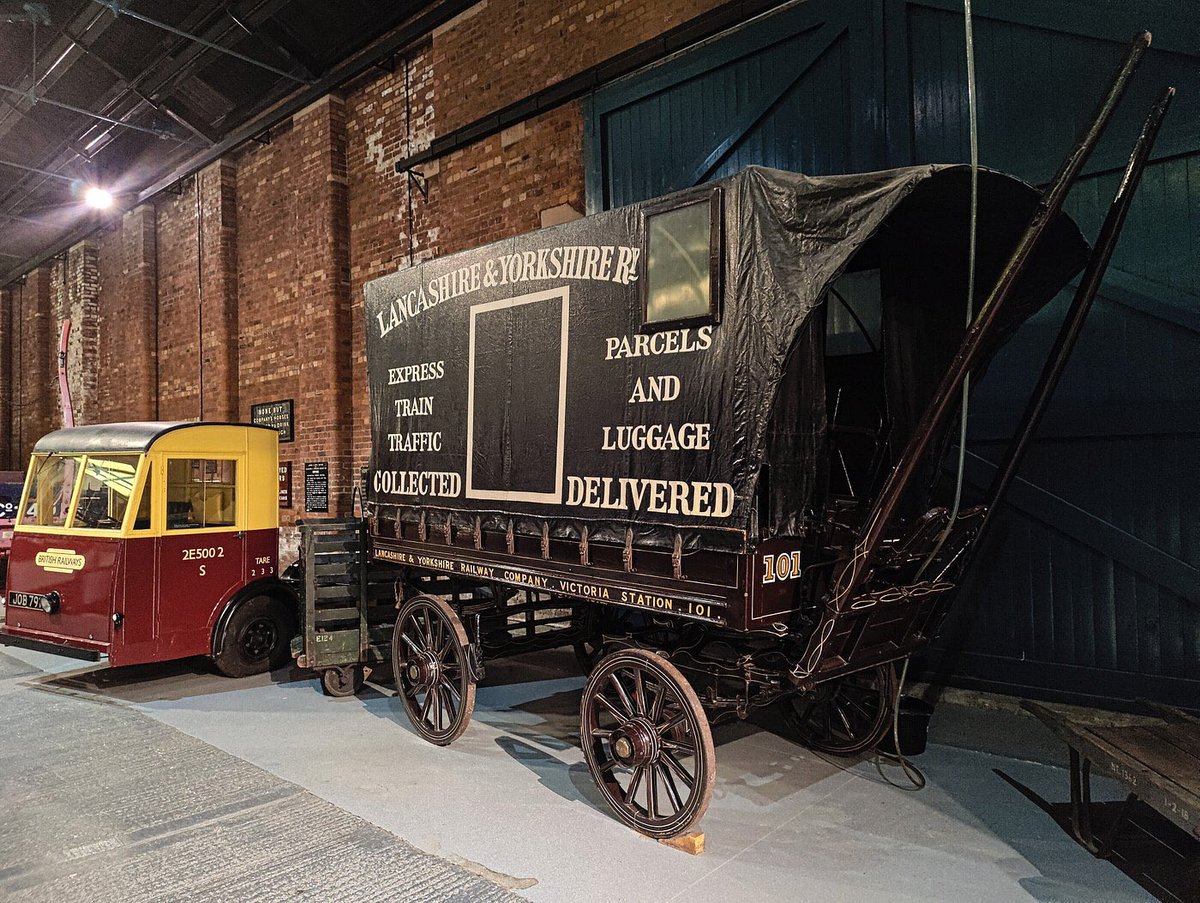 TheNorskaPaul's tweet photo. At the #NationalRailwayMuseum they have #StephensonsRocket 🚀 🚂 (3rd📸)

It was built for &amp; won the Rainhill Trials of Liverpool &amp; Manchester Railway (L&amp;MR) in 1829 to show innovations &amp;  was designed by Robert Stephenson &amp; built at Forth Street Works, Newcastle upon Tyne. https://t.co/wa1TCAsu75
