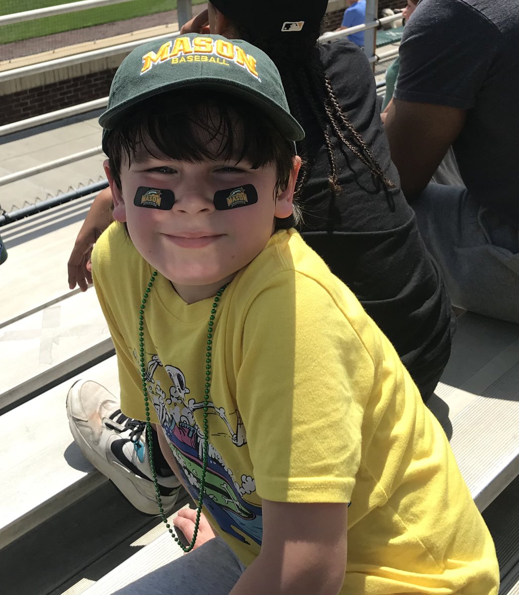 MNTNMVR_777's tweet photo. βΎοΈ Having a blast @MasonBaseball @ProvidenceES Day with families decked in the @MasonAthletics gear they received today! π
ππβ€οΈβΎοΈ https://t.co/lZBMlgLCVu
