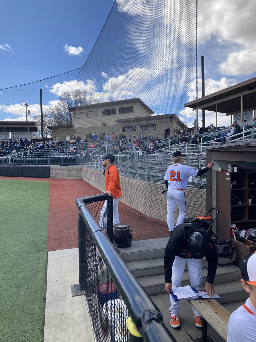 MavericksBSB's tweet photo. Yesterday we picked up a sweep against Bismarck Legacy in front of a great crowd and we had many alumni that came back to the ballpark. We followed it with a social at the Eagles Club. Thanks again to all the alumni that came back and supporting us!!
#MidgetPride https://t.co/uz5wRbQhgU