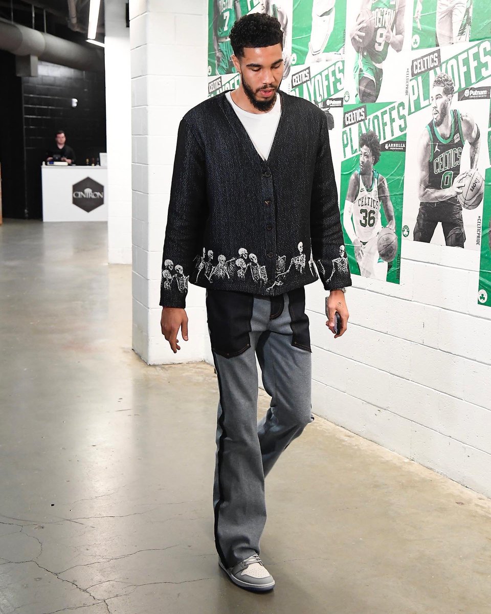 celtics's tweet photo. Got a job to do 💼 https://t.co/IUR6c1qHq1