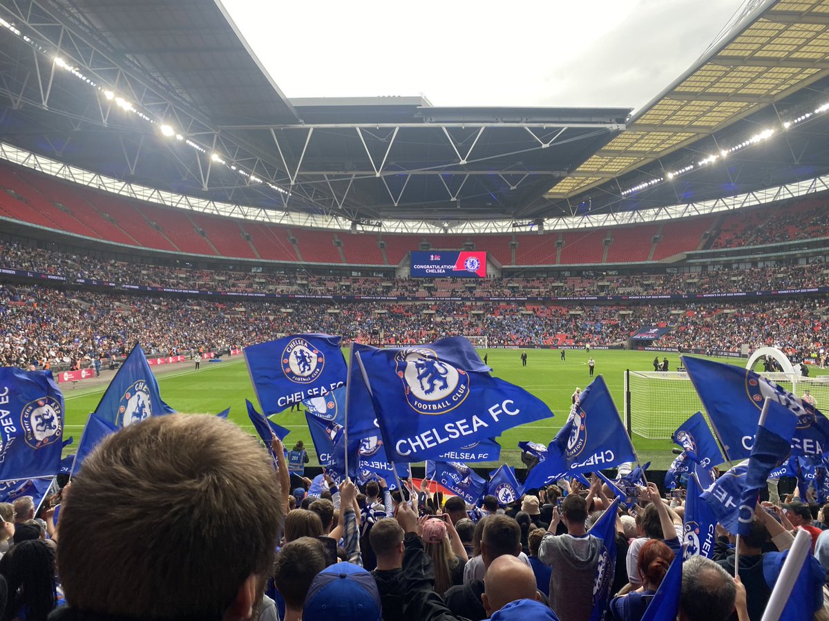 Amazing result for <a href="/ChelseaFCW/">Chelsea FC Women</a> today! What a crowd at Wembley, just incredible to see a crowd like that for womens football! ❤️⚽️ #WomensFACup #Wembley #Chelsea