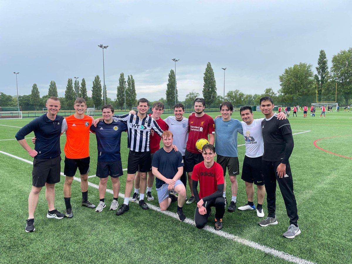 sotonlaboursoc's tweet photo. Amazingly well played today guys! Soton Labour Society vs @SotonUniCons79 5-a-Side football match ended in an 11-1 (landslide) win for Labour! A very fun game and great to see the two sides come together! https://t.co/Li9xYvvVuc
