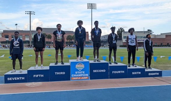 bt_athletics's tweet photo. Congrats to Elo Modozie on placing 2nd in the 4A Triple Jump at the @FHSAA State Meet.🥈@BTXCTrack
 
#GoBears🐻 https://t.co/foUDU9Wa7P