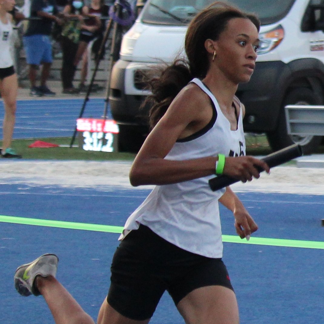 MustangtrackMem's tweet photo. Congratulations @evaagautreaux! AAA Sectionals - 400M (1st place) and 4x400M (2nd Place).  STATE BOUND!!💜💛 https://t.co/6JVkUH4K5z