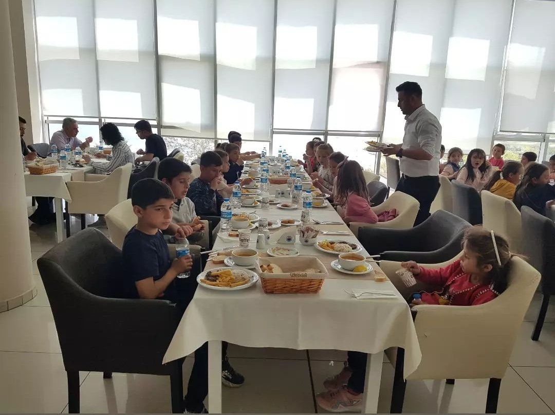 'Gel Gör Gez' projesi kapsamında 4. sınıf öğrencilerimiz Sinop il merkezini gezerek unutamayacakları güzellikte bir gün geçirdiler.
<a href="/DURAGAN_MEM/">Durağan İlçeMilli Eğitim Müdürlüğü</a> 
<a href="/sinopilmem/">Sinop Milli Eğitim Müdürlüğü</a> 
<a href="/YLDZercan1957/">Ercan Yıldız🇹🇷</a> 
<a href="/TCSinopValiligi/">T.C. Sinop Valiliği</a>