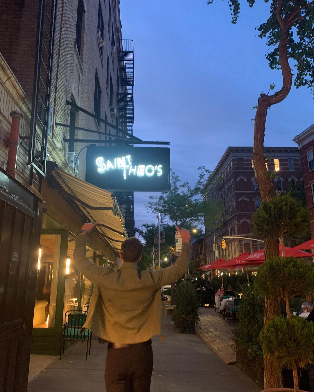 Theo James Brasil on Twitter "📰 Segundo o deuxmoiworld Theo James, Rose Leslie e Kit