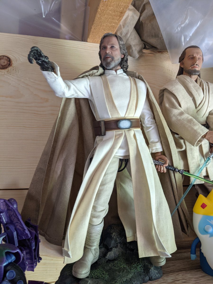 MikeMagicStuff's tweet photo. @MarkHamill, @dkayevo, you made my collection! https://t.co/jKqfLtUSW5