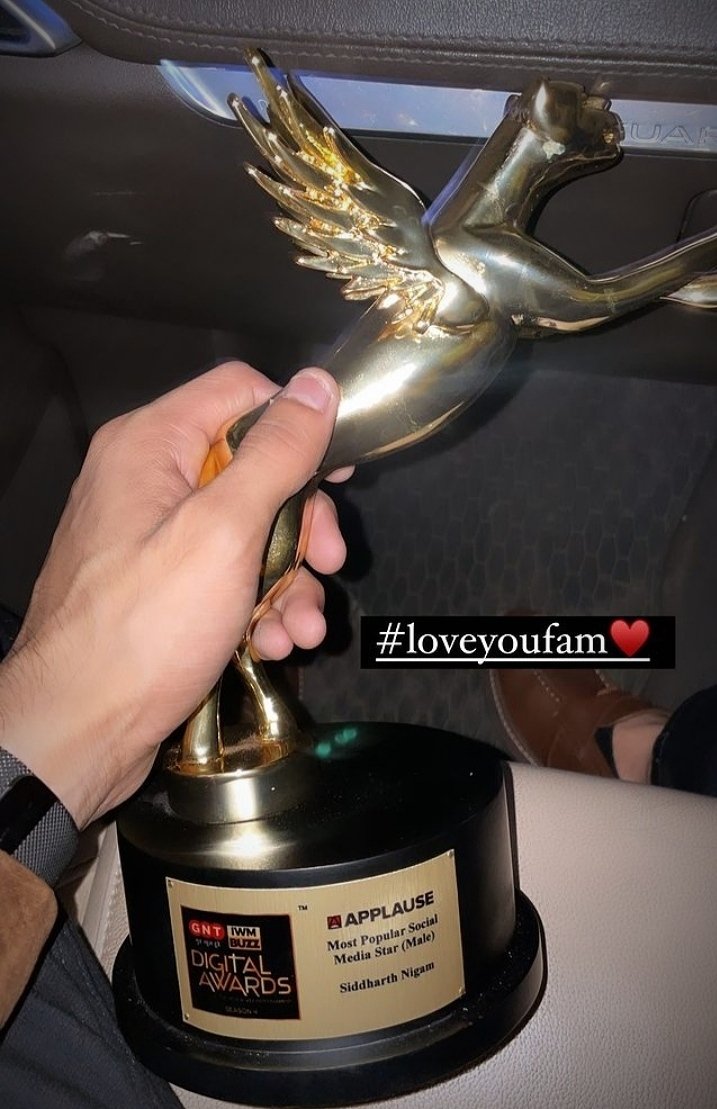 Congratulations @siddnigam_off for getting the award of most popular social media star ❤️💫
You totally deserve ittt...
Day by day Making proud haan🥺 !! 

Also, amazing look for the function 👐
[ #SiddharthNigam #Siddharthians #IWMbuzzdigitalawards ]